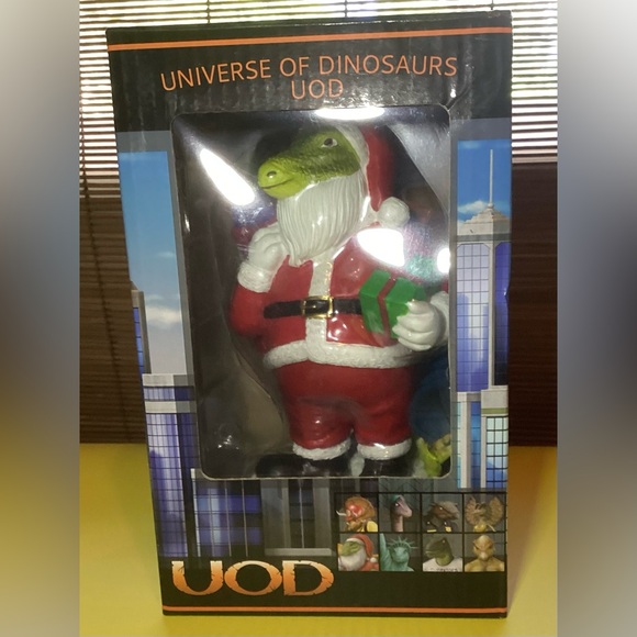 Universe Of Dinosaurs Santa Figurine - Picture 1 of 12